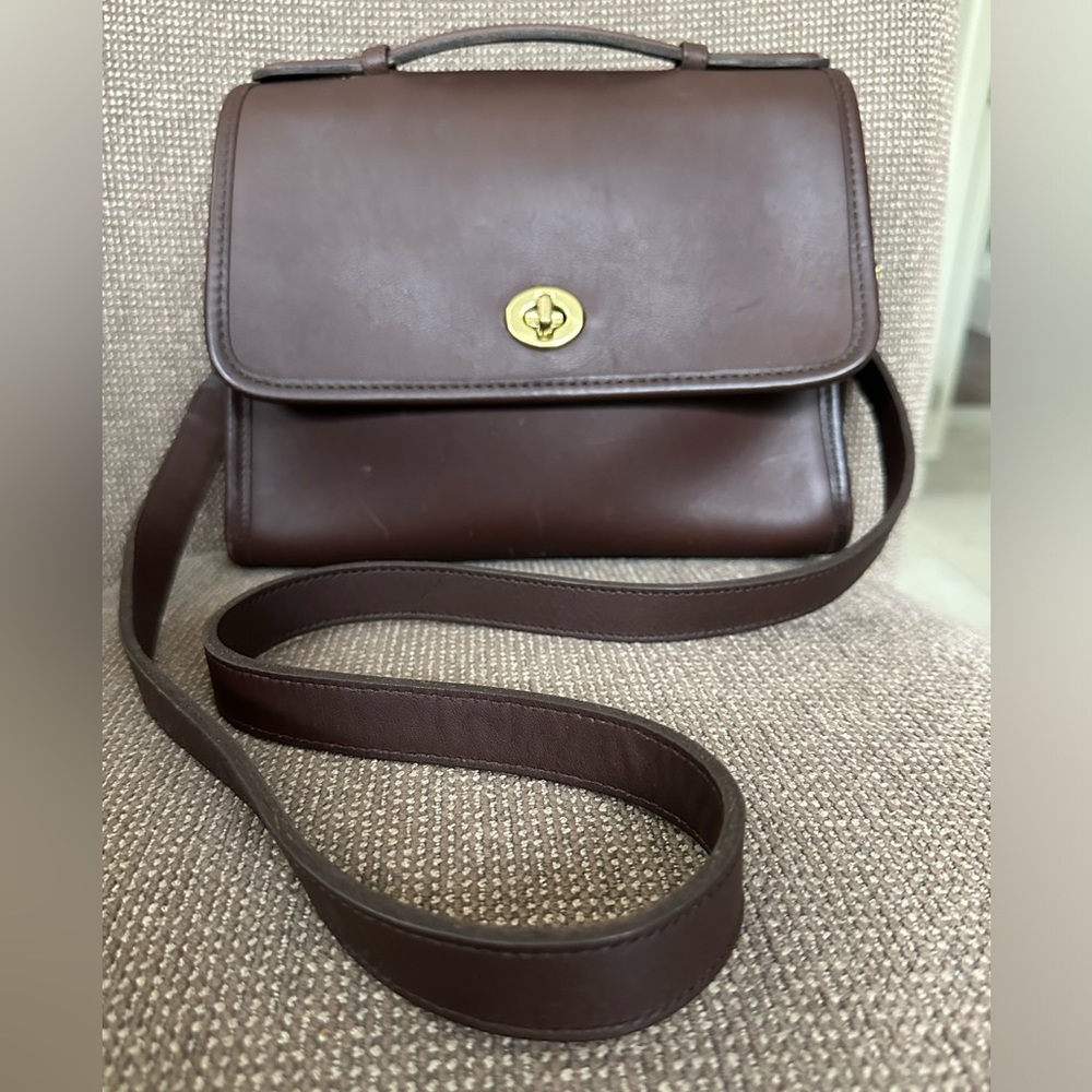 Coach 9870 Vintage dark brown crossbody in pristine condition